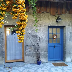 Arthur Et Germaine Maisonnette A La Campagne Avec Un Grand Jardin Hébergement de vacances Saint-Jeoire-Prieure