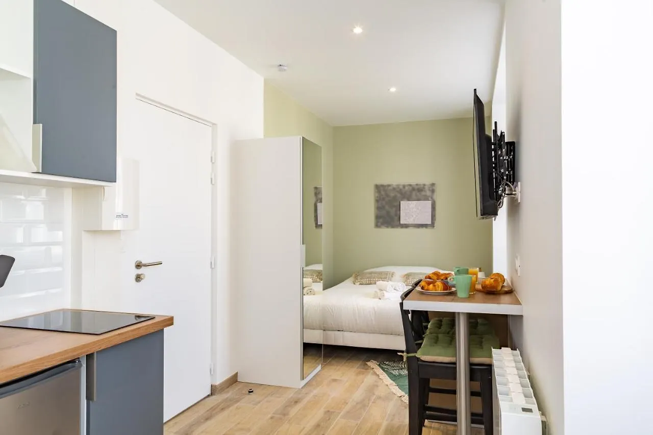 Appartement Pierres Noires - Coup de coeur : studio neuf et cosy, proche centre-ville et Fac / stationnement gratuit / 100m du bus Brest