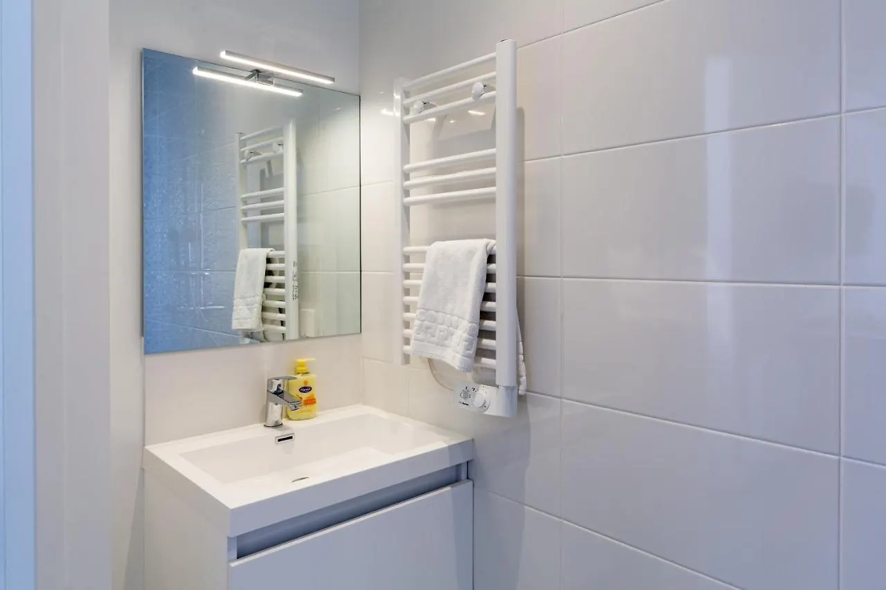 Pierres Noires - Coup de coeur : studio neuf et cosy, proche centre-ville et Fac / stationnement gratuit / 100m du bus Brest Appartement